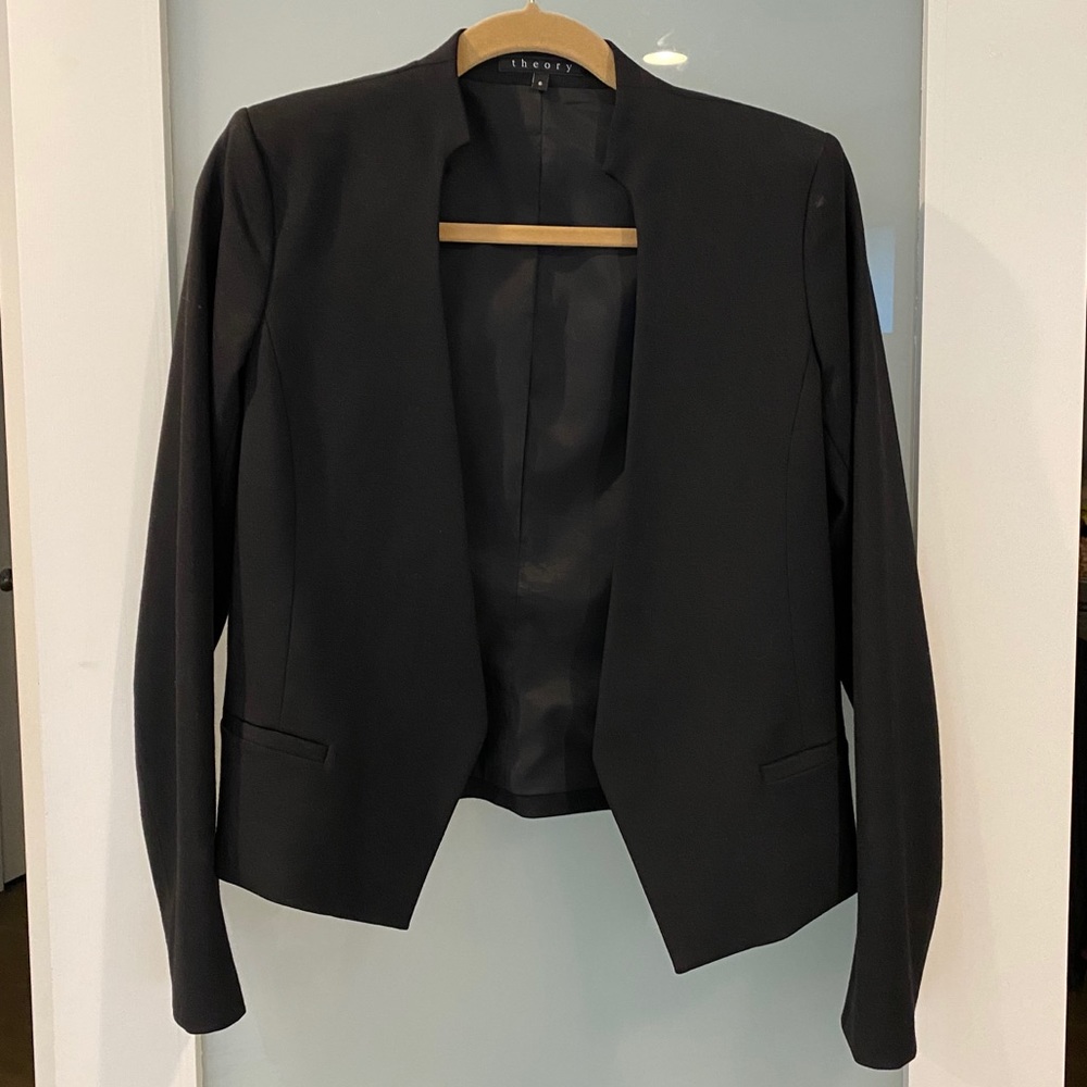 Theory Cropped Blazer size 6 black